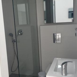 Agios Tychon Apartment | Modern Seaview Beach Studio Limassol