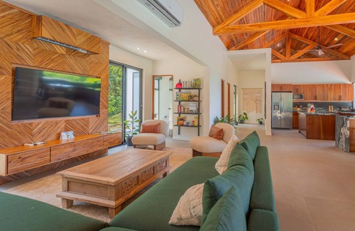 Quebrada La Gamba House | Modern secluded villa with private pool, jungle setting, and stunning Gulf views near Golfito.