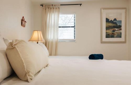 Sweetbriar Apartment | Modern SoCo 1BR Home Ideal for Extended Stays