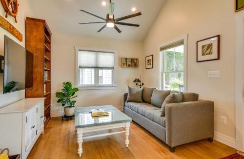 Solomons House | Modern Solomons Cottage Rental - Walk to Island!