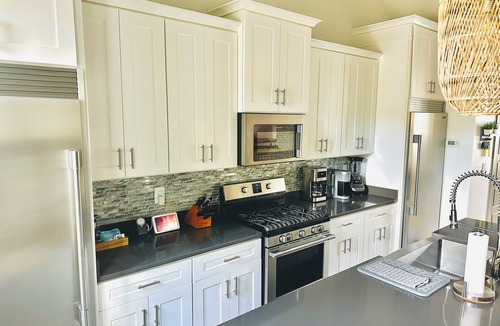 Murrells Inlet House | Modern & Sophisticated Townhouse within walking distance to The MarshWalk!