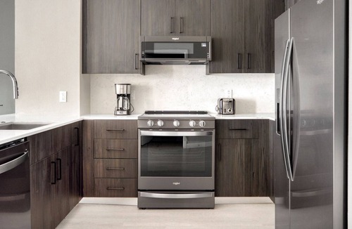 South San Francisco Apartment | Modern South San Francisco 1BR w/ Gym & W/D, nr restaurants, by Blueground