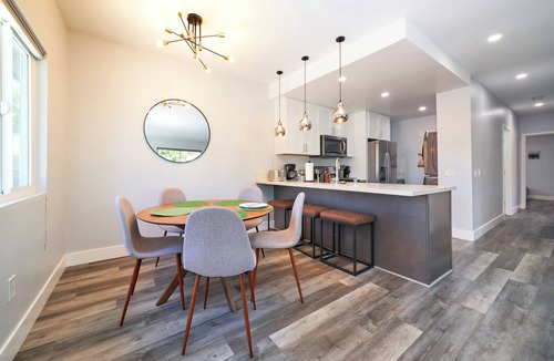 Golden Hill House | Modern Spa Beach Getaway