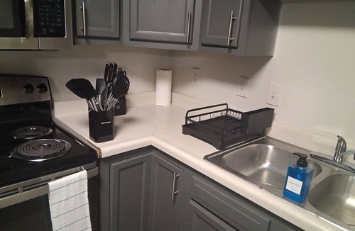 Columbia Apartment | Modern Space Great For Extended Stays! Pool & Gym