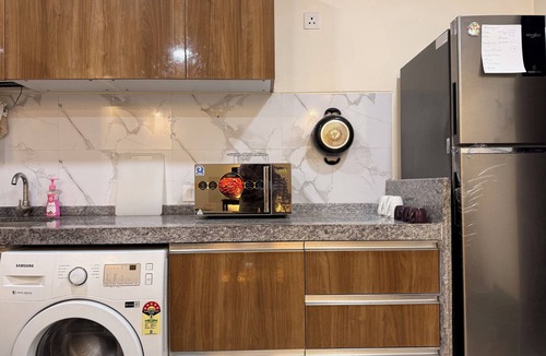 Andheri East Apartment | Modern Spacious 1-bedroom apartment for workstays in the heart of Mumbai