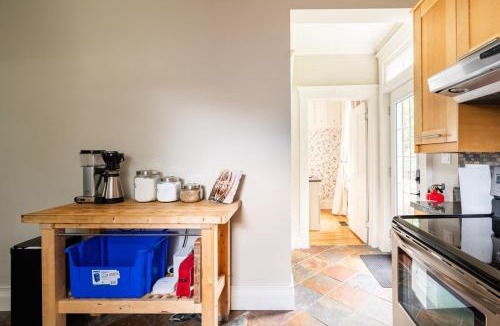 Stratford House | Modern & Spacious 1908 Home
