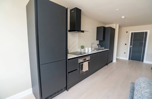 Bloxwich Apartment | Modern & Spacious 2 Bed Apartment in Birmingham