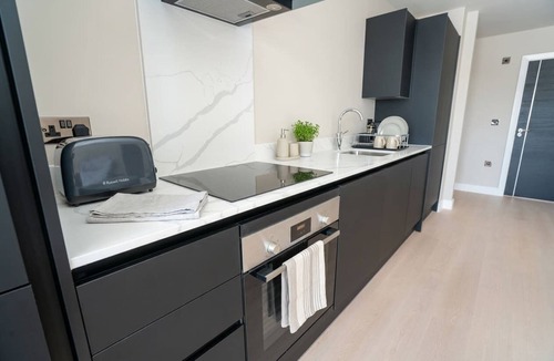 Bloxwich Apartment | Modern & Spacious 2 Bed Apartment in Birmingham