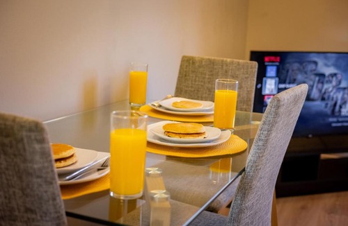 Wolverhampton Apartment | Modern Spacious 2 Bed Apartment Wolverhampton with Free Secure Parking