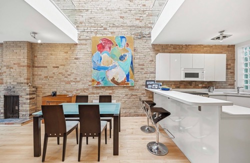 Garden District Apartment | Modern, Spacious 2 level in Downtown Historic Building - MAJOR INTERNATIONAL SPORTING EVENT Ready!