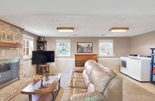 Speedway House | Modern, spacious 3 BR/2 BA in Speedway w/beautiful outdoor deck and landscaping