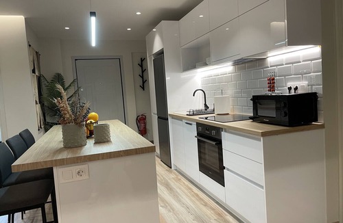 Neos Kosmos Apartment | Modern & Spacious 3bdr apartment