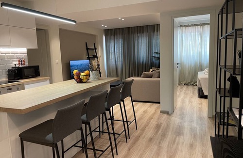 Neos Kosmos Apartment | Modern & Spacious 3bdr apartment