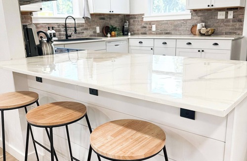 Central Oregon House | Modern & Spacious 4-bedroom Home 15 min to U of O, 11 min from Airport