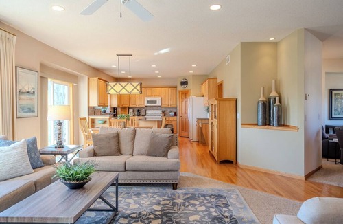 Rosemount House | Modern & Spacious 5‑Bedroom Family Home – Near Twin Cities