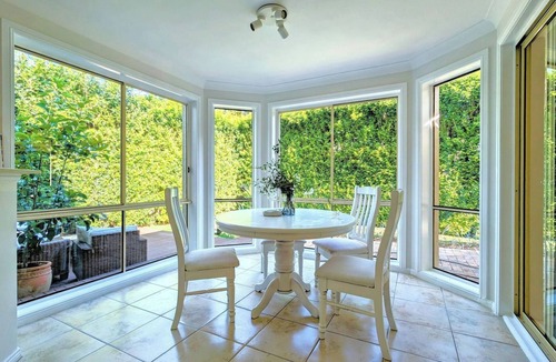 Belrose House | Modern spacious 5-bedroom home in Northern Beaches