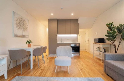 Oliveira do Castelo Apartment | Modern & Spacious Apartments by HostWise