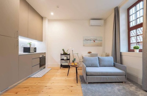 Oliveira do Castelo Apartment | Modern & Spacious Apartments by HostWise