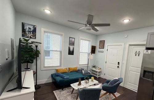 Jersey City Apartment | Modern & Spacious Apartment 15 Min to NYC Near MetLife & American Dream