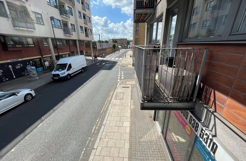 Brockley Apartment | Modern spacious apartment, direct access to London Bridge and central London