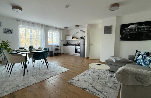 Neuching Apartment | modern & spacious Apartments CarHandling Campus -Nähe Therme Erding -Messe München -Arena -free parking -Netflix -W-LAN