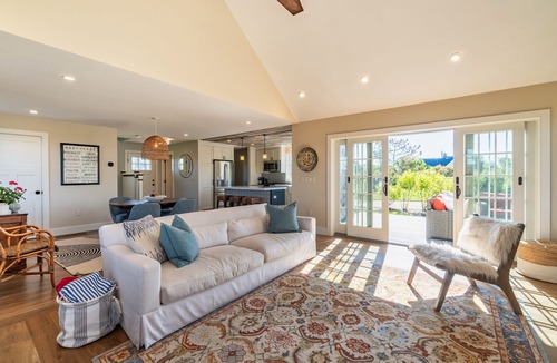 Nantucket House | Modern, Spacious Beach House in Cisco with Ocean Views