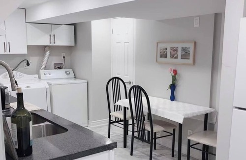 Richmond Hill House | Modern Spacious Richmond Hill Home Near Toronto
