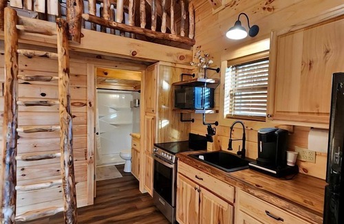 Scio House | Modern Spacious Cabin near Tappan Lake with Jacuzzi and Panoramic Views in Ohio