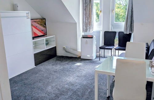 Aylesbury Apartment | Modern Spacious Flat | Near Aylesbury Station -Brand new
