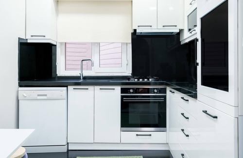 Tophane Apartment | Modern Spacious Flat w Balcony 5 min to Taksim