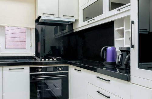 Tophane Apartment | Modern Spacious Flat w Balcony 5 min to Taksim