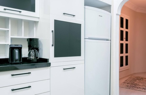 Tophane Apartment | Modern Spacious Flat w Balcony 5 min to Taksim