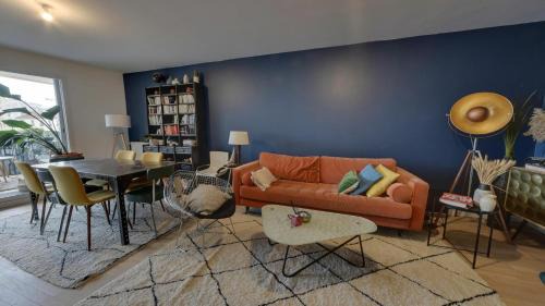 Bagnolet Apartment | Modern Spacious flat with Terrace, Parking near Metro