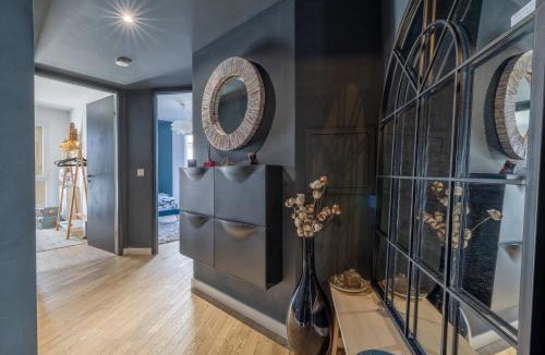 Bagnolet Apartment | Modern Spacious flat with Terrace, Parking near Metro