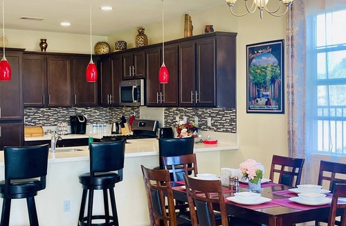 Murrieta Hot Springs House | Modern Spacious home in Murrieta near Temecula wineries and Historic Old Town