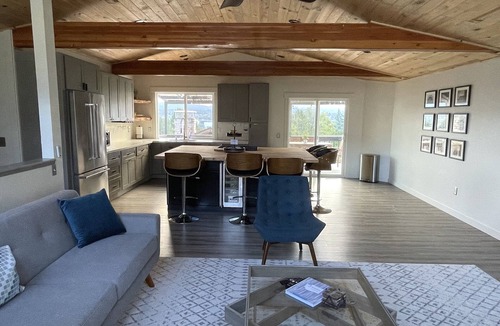 Bryn Mawr-Skyway House | Modern Spacious Home with Epic Lake Views