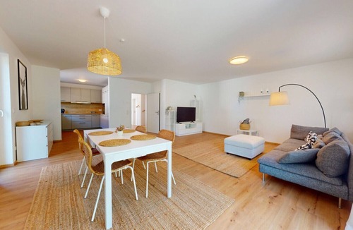 Kindsbach House | Modern, spacious house with 5 bedrooms, 3 bathrooms and a large garden