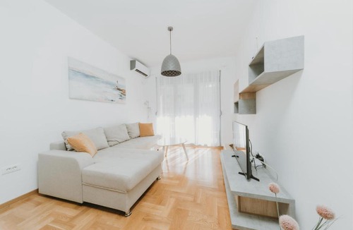 Rozino Apartment | Modern Spacious Mediterranean Fully Equipped 1BR Apartment in Budva, Free Parking