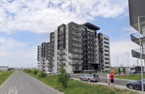 Sinpetru Apartment | Modern Spacious Mountain View Apt