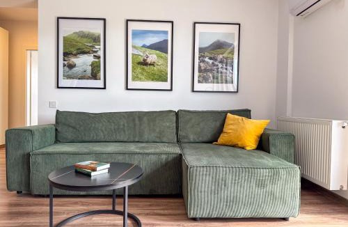 Sinpetru Apartment | Modern Spacious Mountain View Apt