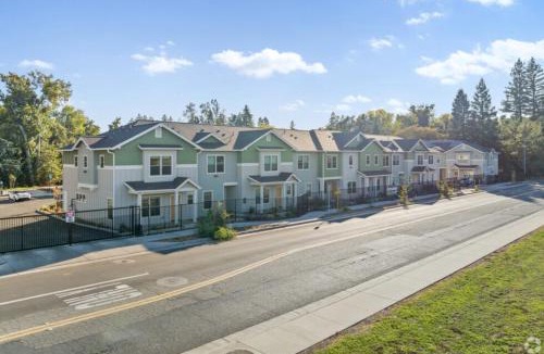 Chico Apartment | Modern Spacious Pool Apartment PET FRIENDLY