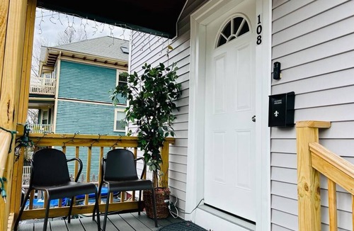 Providence Apartment | ⭐Modern, Spacious & Quiet ⭐3 BR APT ⭐Near BROWN, RISD, College Hill, Downtown ⭐
