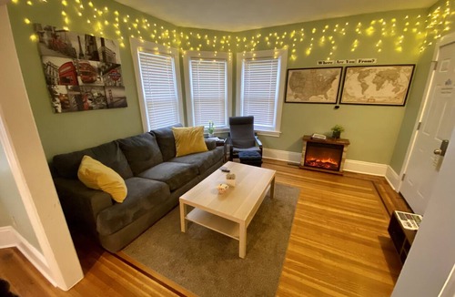 Providence Apartment | ⭐Modern, Spacious & Quiet ⭐3 BR APT ⭐Near BROWN, RISD, College Hill, Downtown ⭐