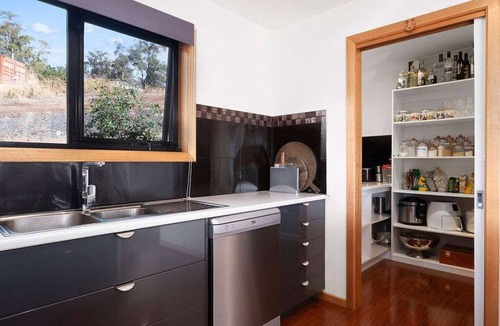 Berriedale House | Modern, spacious & sunny home with stunning views