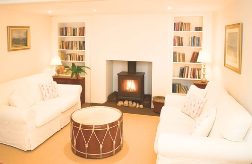 Chichester House | Modern, Spacious Town House Located in Central Chichester and Sleeping 10 - Dogs very welcome!