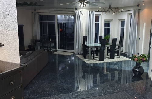 Obergroningen Villa | Modern spacious villa 246 sqm 8.5 rooms, open fireplace up to 13 beds