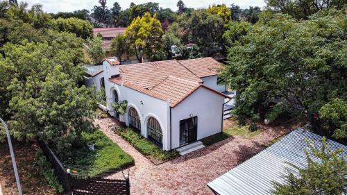 The Reeds House | Modern Spanish House-3br-pool-solar-samrand