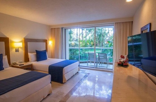 Cozumel Hotel | Modern Studio at Cozumel with Private Beach Area