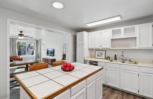 Lamar Heights Area House | Modern Stay Home with Game Rooms and Spacious Backyard