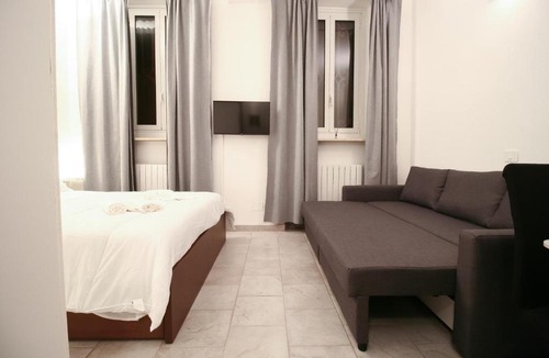 Busto Arsizio Apartment | Modern Stay in Busto Arsizio - 1,7km station